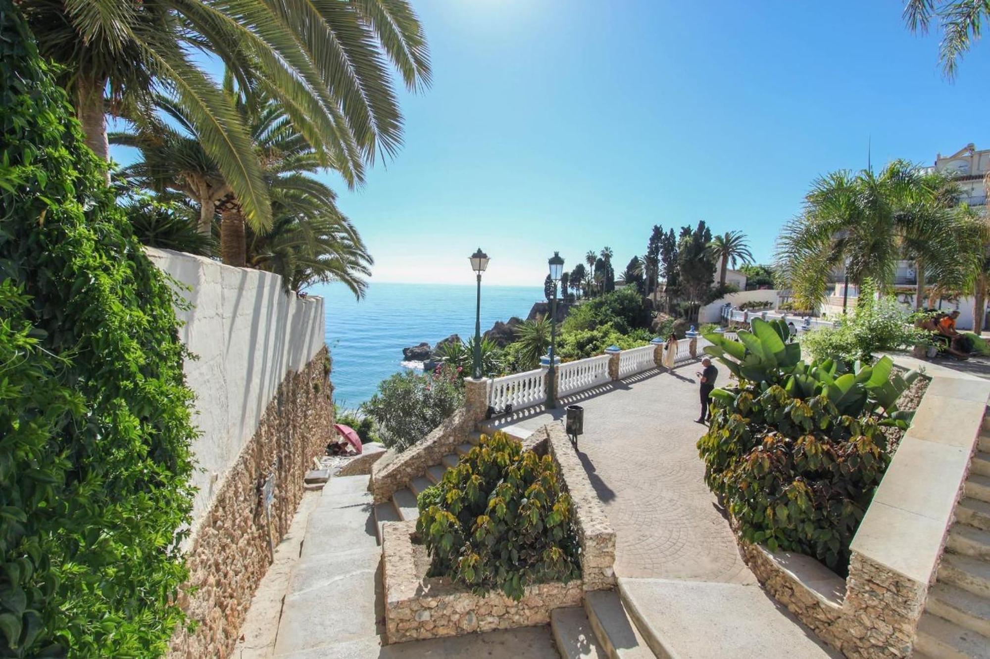 Estudio Jimena Burriana En El Centro De Nerja Kültér fotó