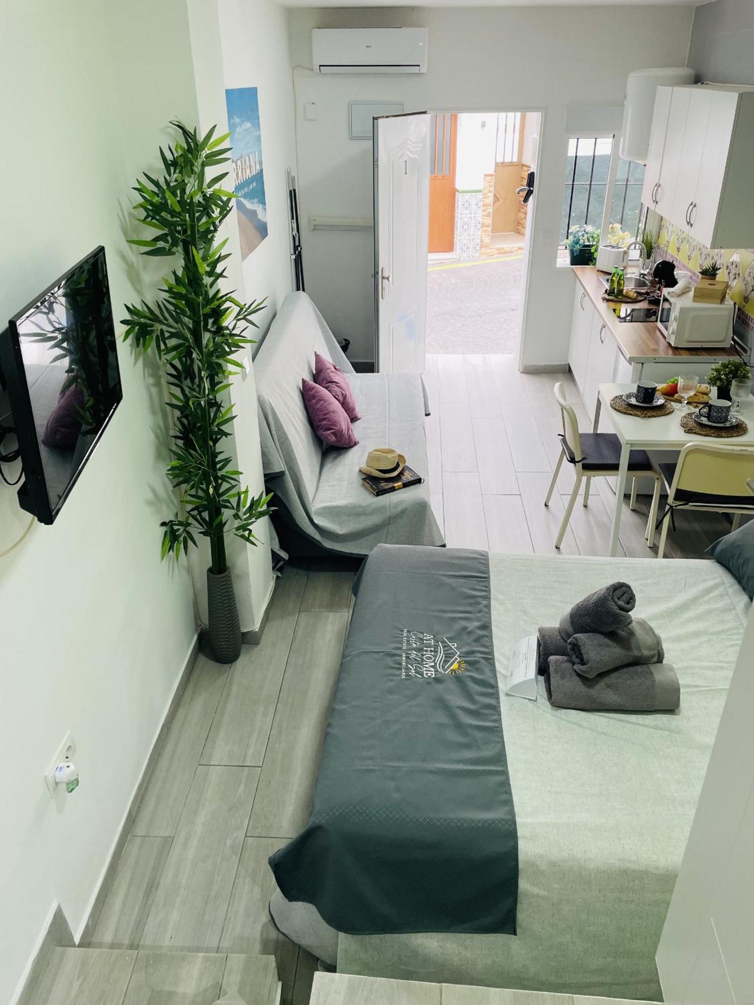 Estudio Jimena Burriana En El Centro De Nerja Kültér fotó