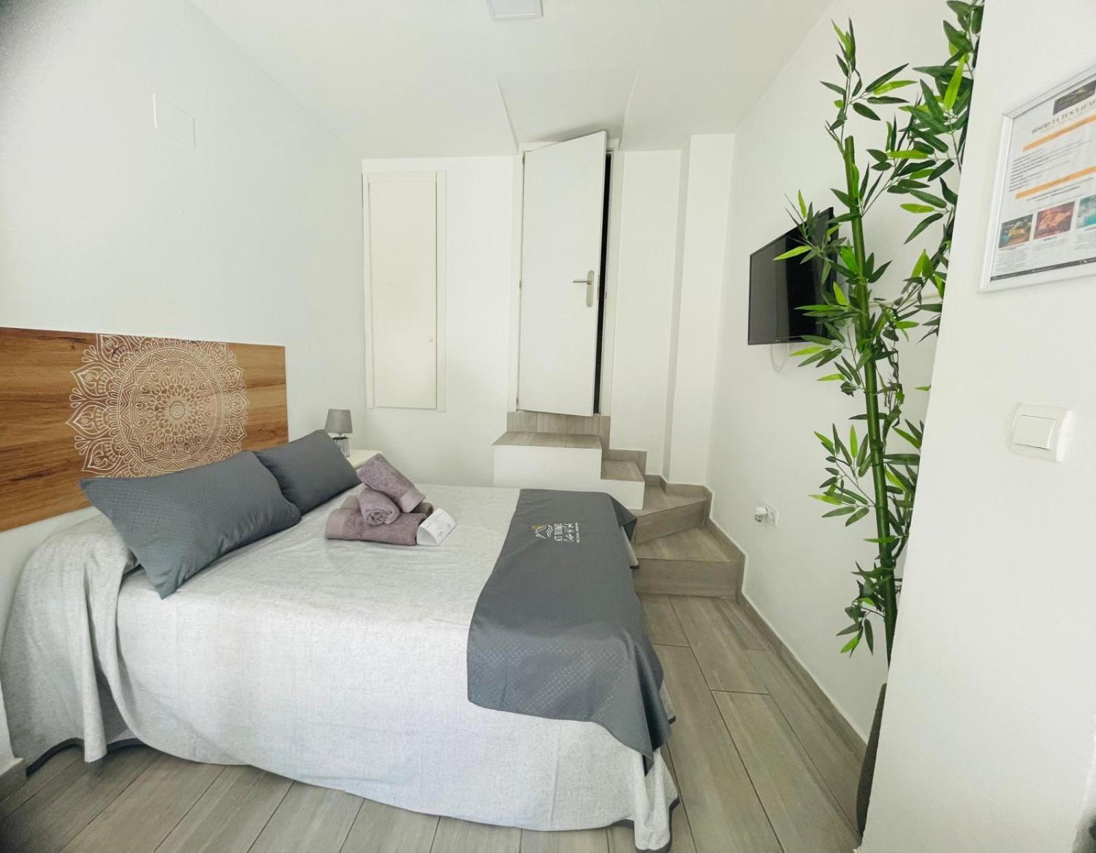 Estudio Jimena Burriana En El Centro De Nerja Kültér fotó