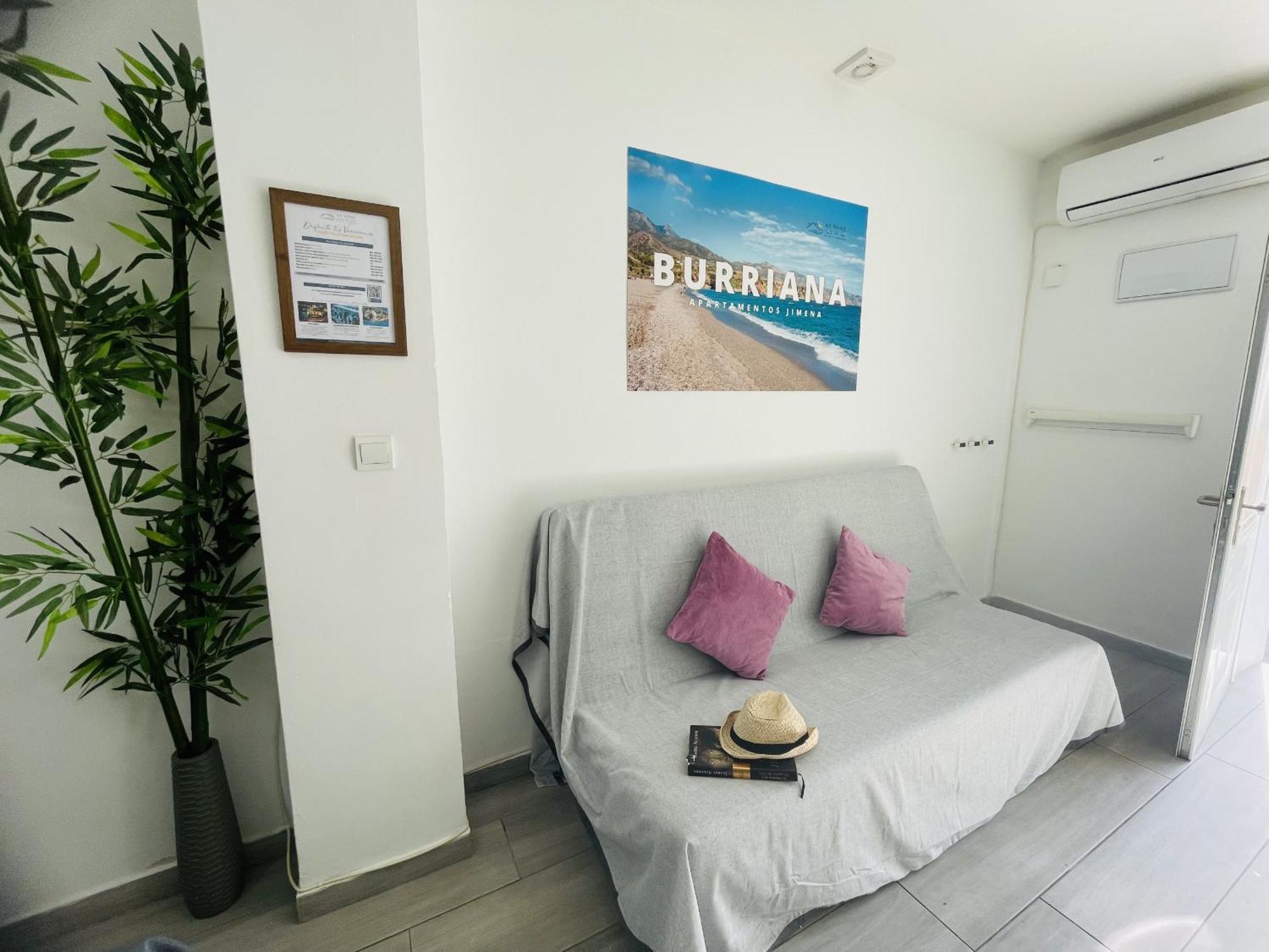 Estudio Jimena Burriana En El Centro De Nerja Kültér fotó